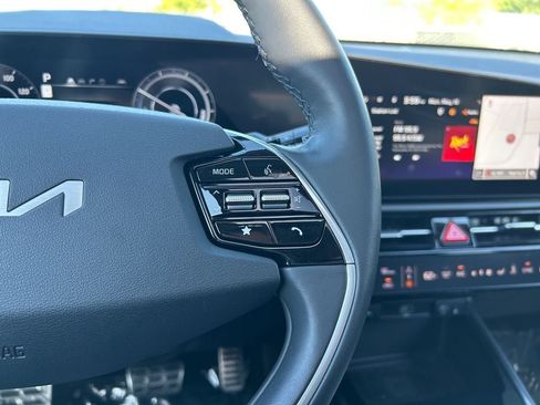 Used 2023 Kia Niro Wave w/ Wave Preserve Package FWD image 16