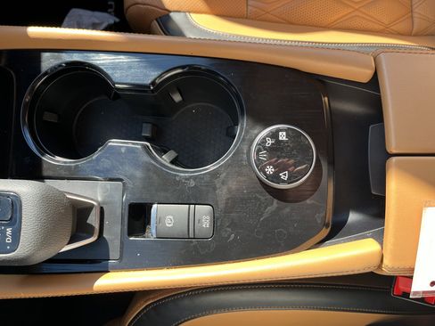 Used 2021 Nissan Rogue Platinum image 34