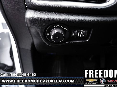 Used 2025 Chrysler Pacifica Limited image 23