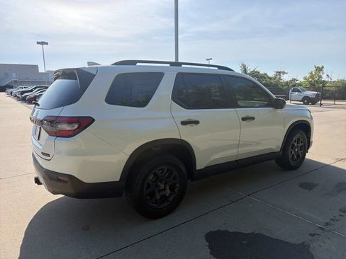 New 2026 Honda Pilot TrailSport image 5