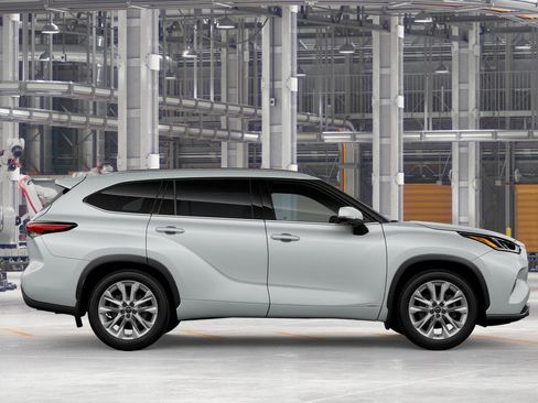 New 2026 Toyota Highlander Limited image 14