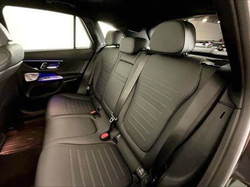 Certified 2025 Mercedes-Benz GLC 300 4MATIC image 18