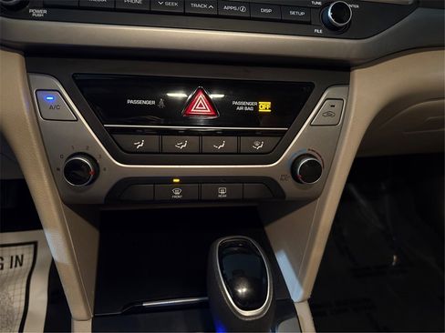 Used 2018 Hyundai Elantra SEL image 40