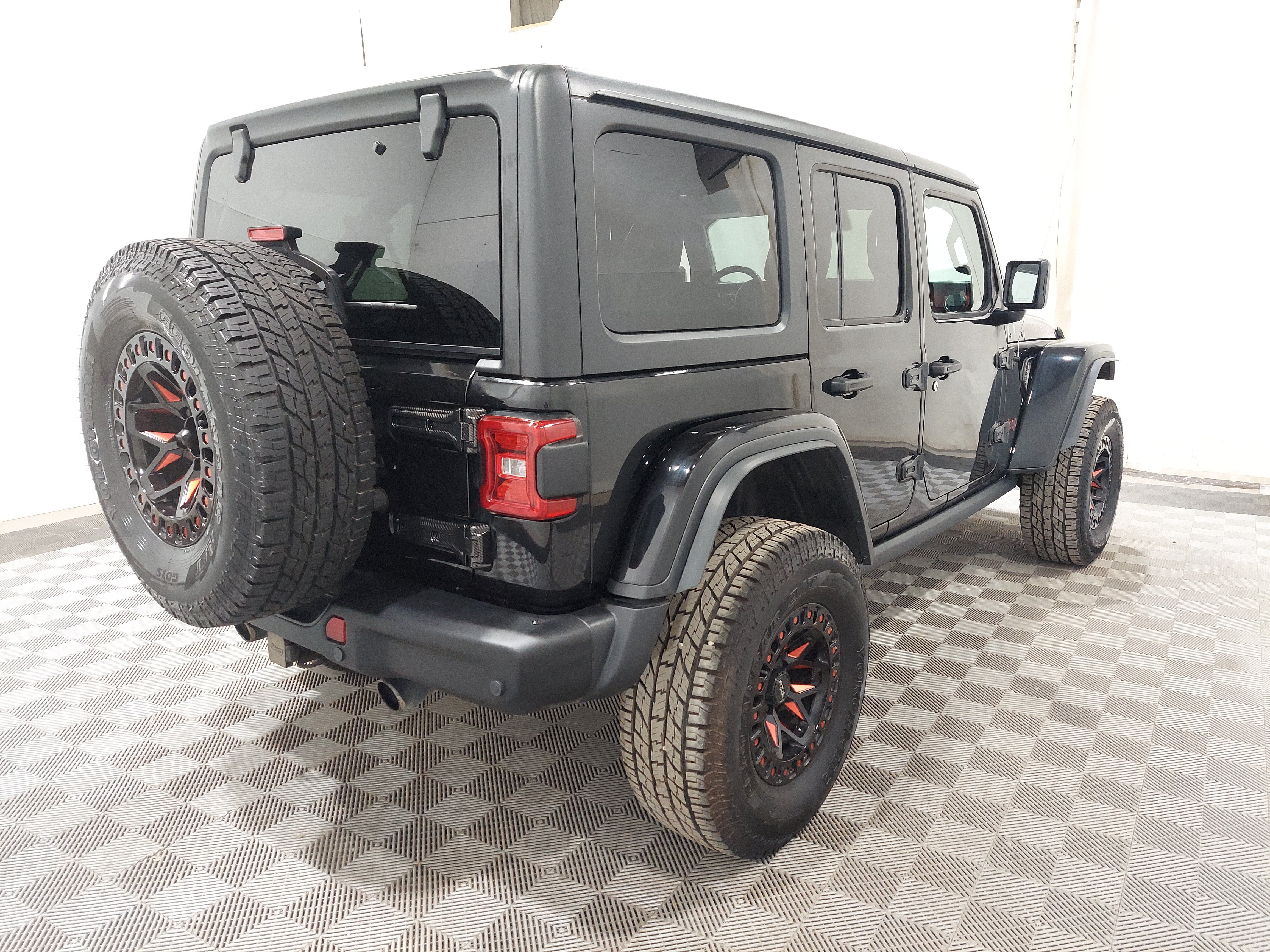 Used 2021 Jeep Wrangler Unlimited Rubicon w/ Dual Top Group AWD/4WD image 3