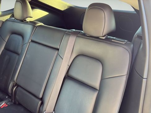 Used 2021 Tesla Model Y Long Range image 11