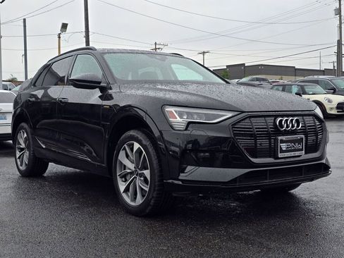 Used 2021 Audi e-tron Premium Plus w/ Premium Plus Package AWD/4WD image 4