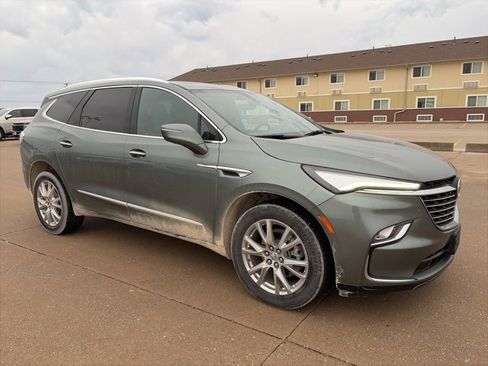 Used 2024 Buick Enclave Premium w/ Experience Buick Package image 1