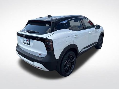 New 2026 Nissan Kicks SR FWD image 8