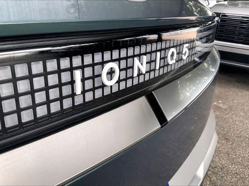 Certified 2025 Hyundai Ioniq 5 Limited RWD image 9