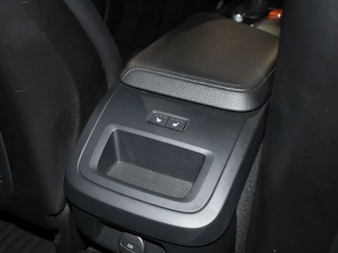 Used 2021 Volvo V60 T5 Cross Country w/ Climate Package image 19