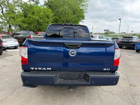 Used 2021 Nissan Titan SV w/ SV Convenience Package RWD image 5