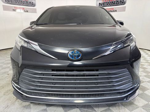 Used 2022 Toyota Sienna XLE FWD image 9