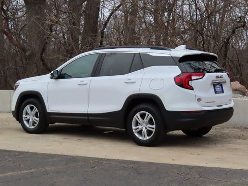 Certified 2023 GMC Terrain SLE w/ Driver Convenience Package image 23