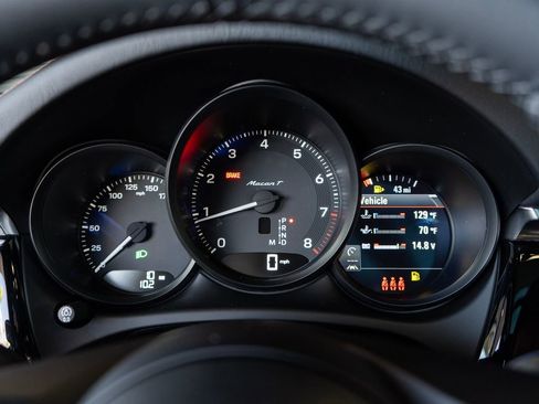 New 2026 Porsche Macan Turbo AWD/4WD image 17