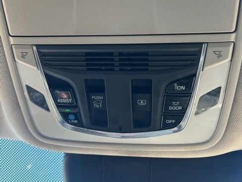 Used 2020 Acura RDX FWD image 25