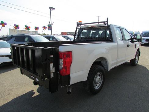 Used 2021 Ford F250 XL w/ Power Equipment Group RWD image 7