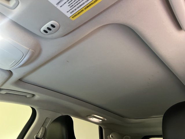 Used 2016 Ford Edge Titanium w/ Equipment Group 301A FWD image 18