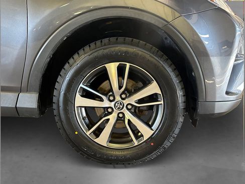 Used 2018 Toyota RAV4 XLE w/ Plus Extra Value Package image 19