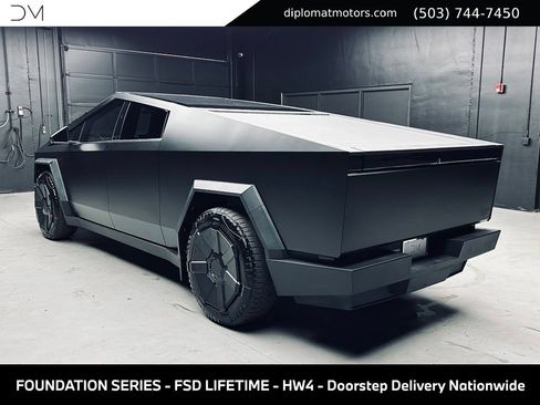 Used 2024 Tesla Cybertruck Cyberbeast AWD/4WD image 4