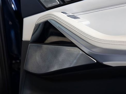 Used 2020 BMW X7 M50i w/ Dynamic Handling Package AWD/4WD image 81