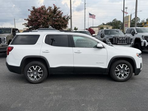 Used 2023 GMC Acadia SLT w/ Trailering Package AWD/4WD image 11
