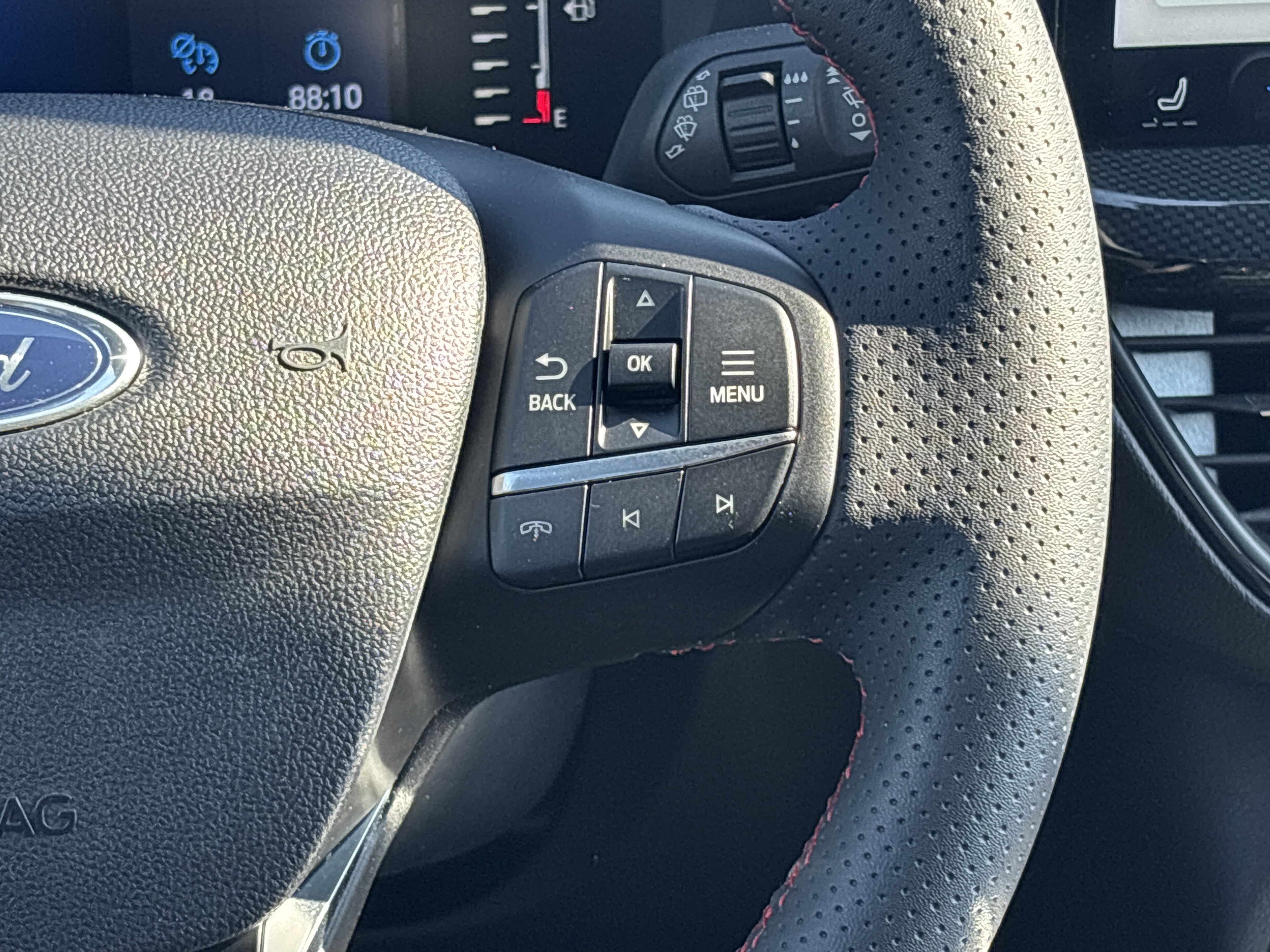 Used 2023 Ford Escape ST-Line w/ Tech Pack #1 AWD/4WD image 9