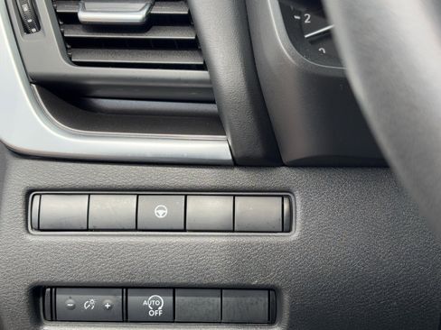 Certified 2023 Nissan Rogue SV image 27