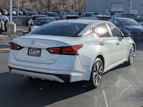 Used 2021 Nissan Altima 2.5 SV image 3