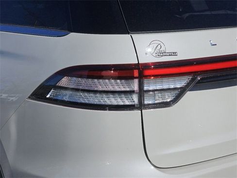 New 2025 Lincoln Aviator Reserve w/ Equipment Group 201A image 7