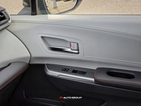 Used 2023 Toyota Sienna XSE AWD/4WD image 28