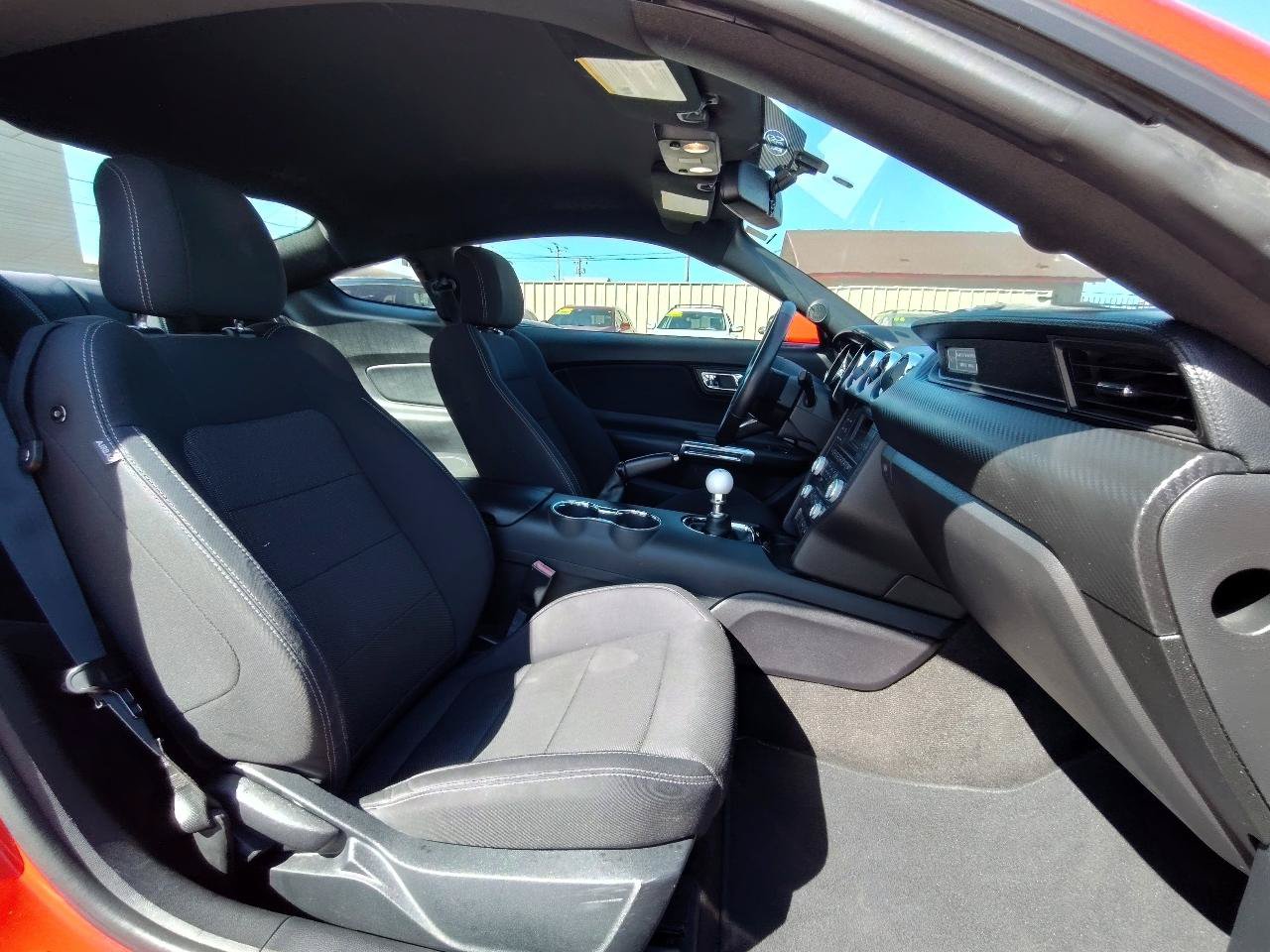 Used 2017 Ford Mustang Coupe RWD image 26