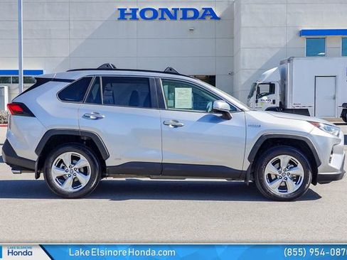 Used 2020 Toyota RAV4 Limited image 6