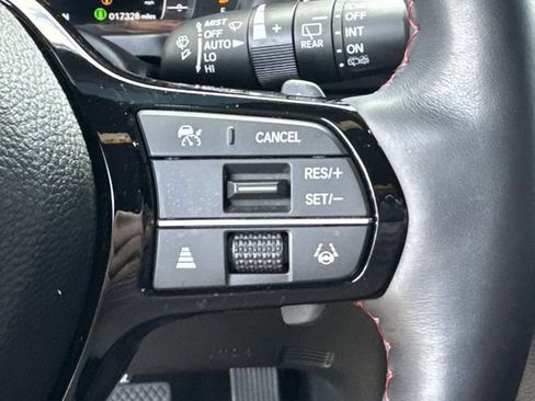 Certified 2025 Honda Pilot Black Edition image 24