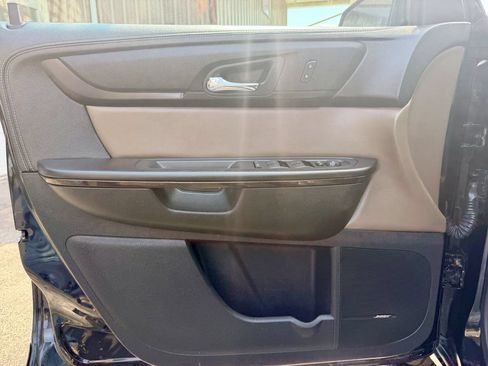 Used 2016 GMC Acadia SLT w/ Premium Edition FWD image 22