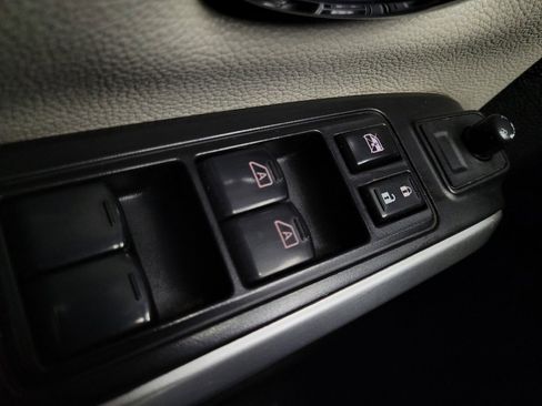 Used 2021 Nissan Titan SV w/ SV Convenience Package image 27