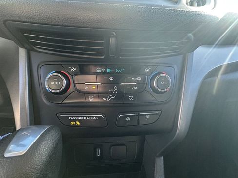 Used 2017 Ford Escape SE w/ Equipment Group 201A image 12