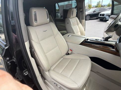 Used 2022 Cadillac Escalade Sport Platinum AWD/4WD image 29