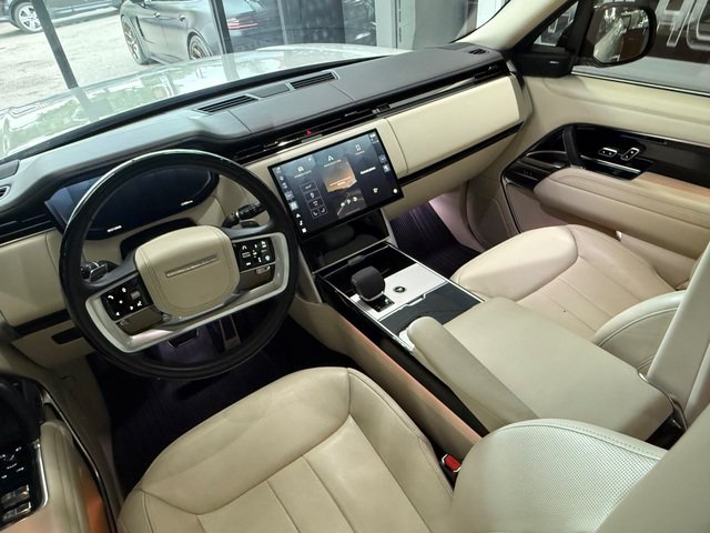 Used 2024 Land Rover Range Rover Long Wheelbase SE AWD/4WD image 10