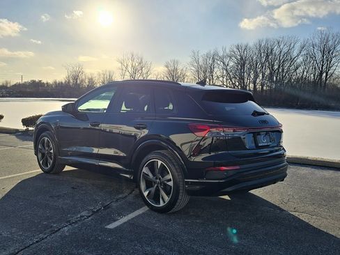Used 2024 Audi Q4 e-tron Premium Plus image 7