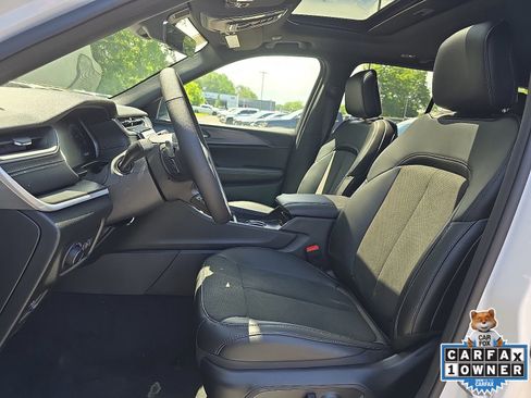 New 2025 Jeep Grand Cherokee Altitude AWD/4WD image 10