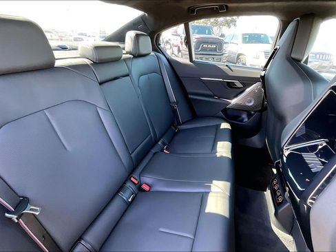 Used 2026 BMW M5 w/ Executive Package image 22