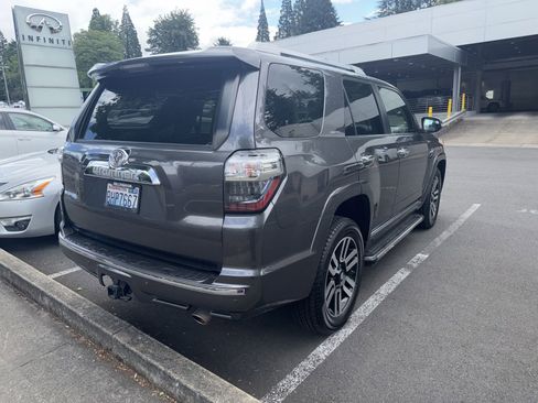Used 2018 Toyota 4Runner Limited AWD/4WD image 8