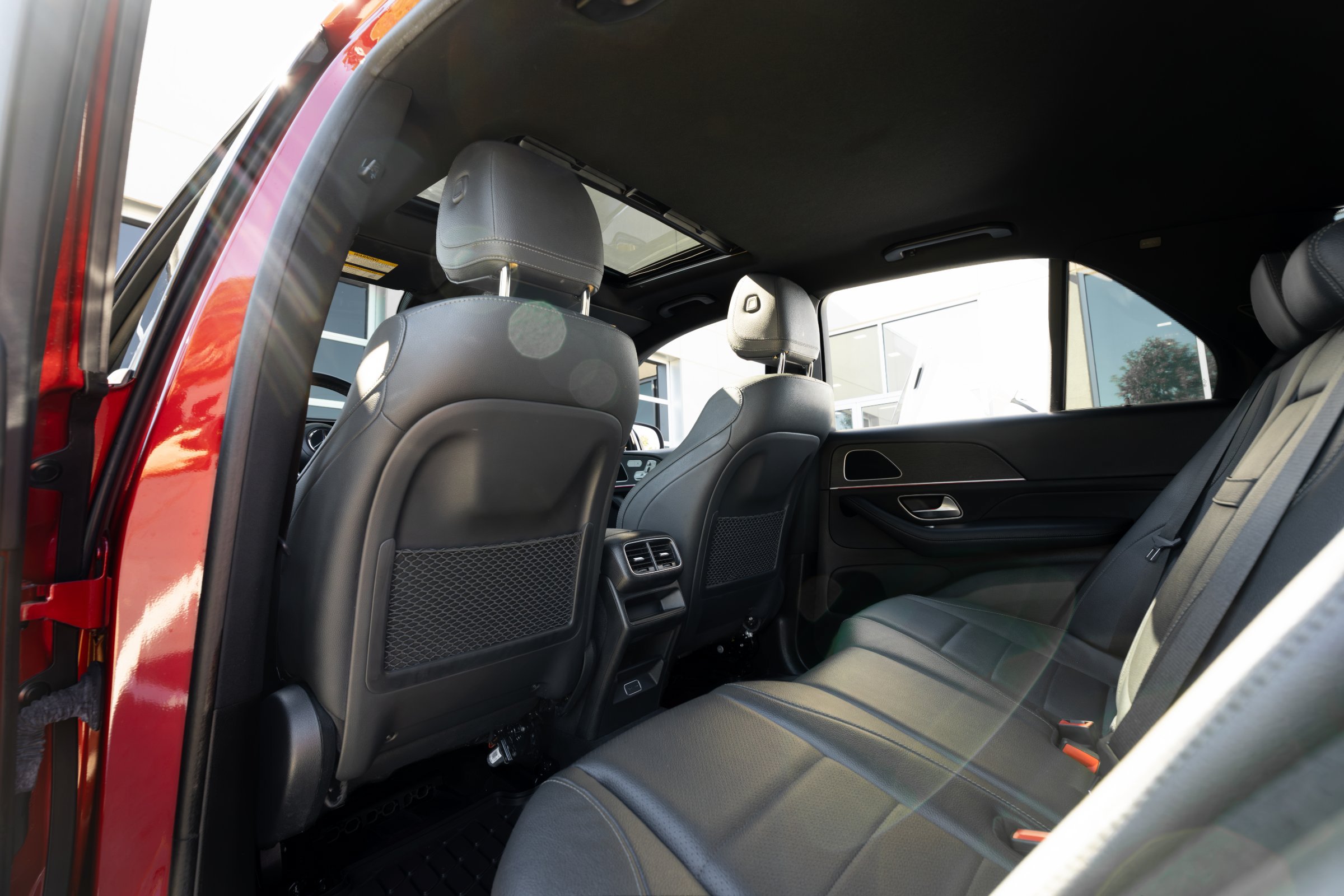 Used 2024 Mercedes-Benz GLE 350 4MATIC w/ AMG Line Exterior image 58