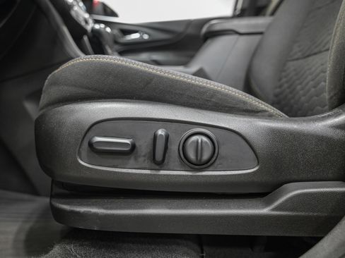 Used 2019 Chevrolet Equinox LT AWD/4WD image 16