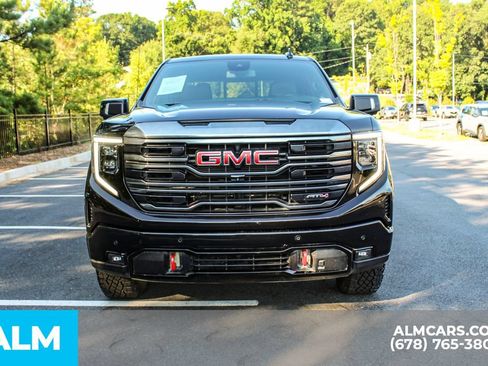 Used 2024 GMC Sierra 1500 AT4 w/ AT4 Premium Package AWD/4WD image 10