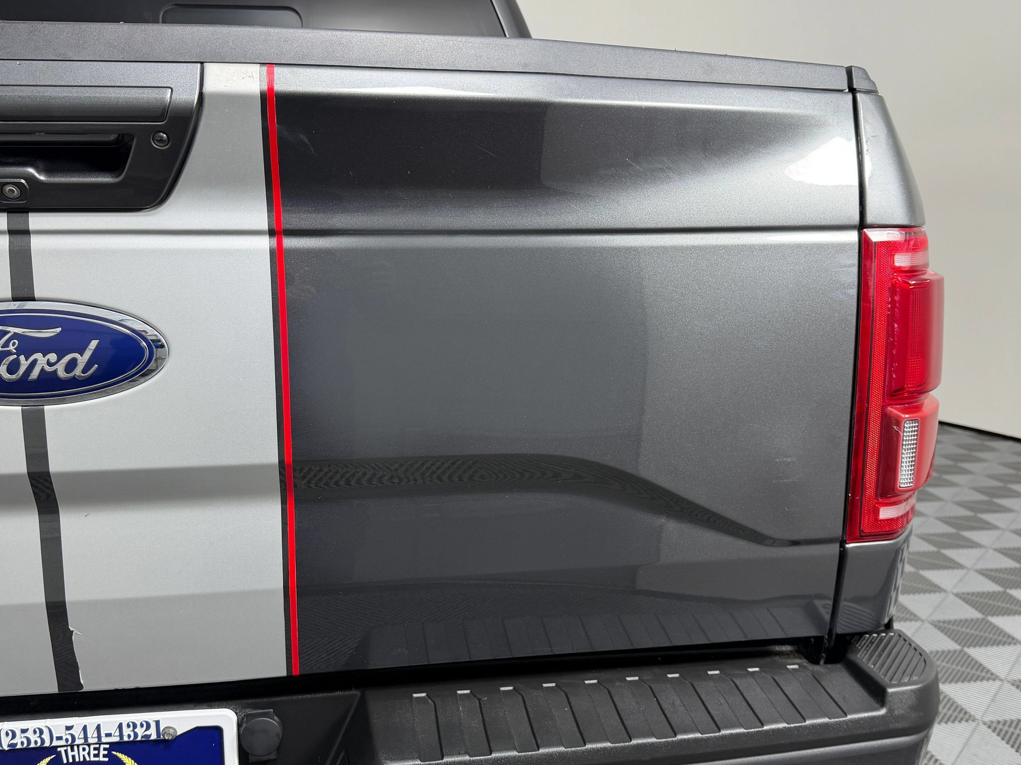 Used 2017 Ford F150 Lariat w/ Equipment Group 502A Luxury AWD/4WD image 11