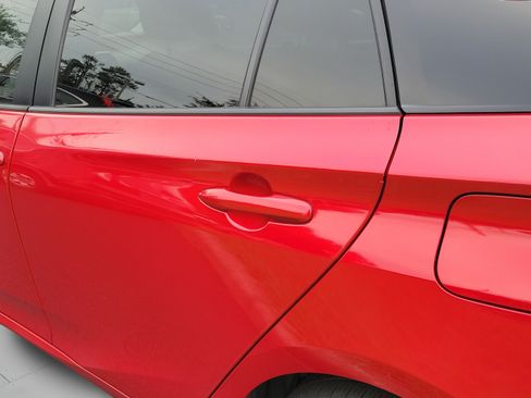Used 2022 Toyota Prius LE AWD/4WD image 27