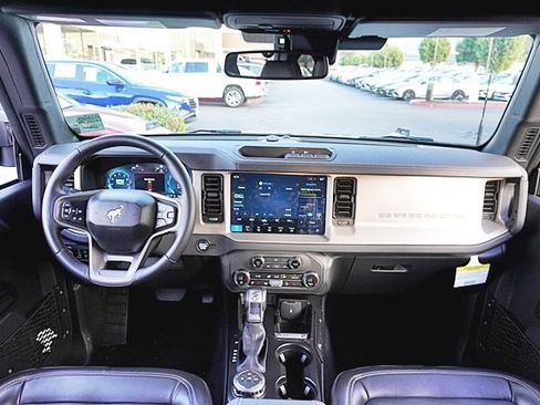 Used 2025 Ford Bronco Outer Banks image 18