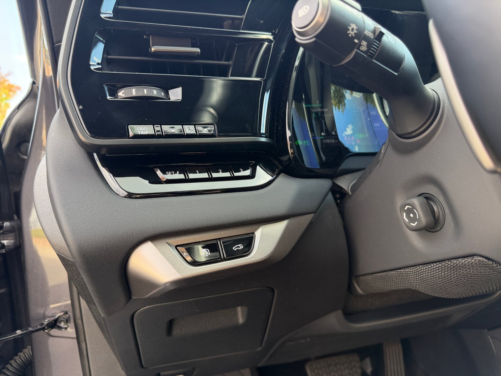 Used 2026 Lexus RX 450h AWD w/ Convenience Package image 11
