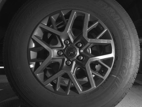 Used 2025 Jeep Wrangler Sahara AWD/4WD image 14